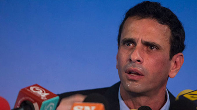 Henrique Capriles salta talanquera
