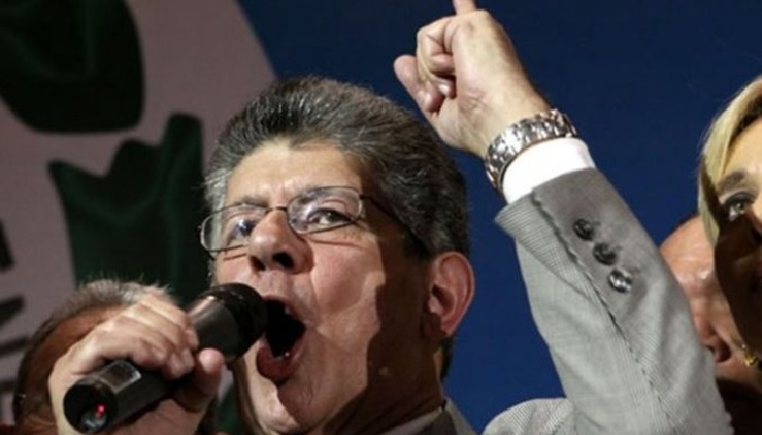 El pasado miércoles se llevó a cabo una Asamblea de Ciudadanos en el Hatillo, desde donde Henry Ramos Allup, amenazó al gobierno constitucional y bolivariano del Presidente Nicolás Maduro.