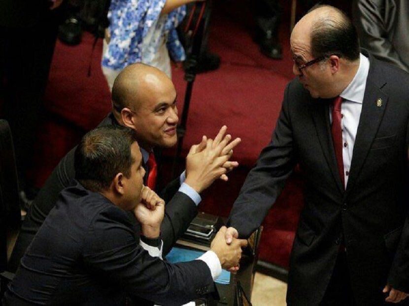 VP y VV enfurecidos con Borges