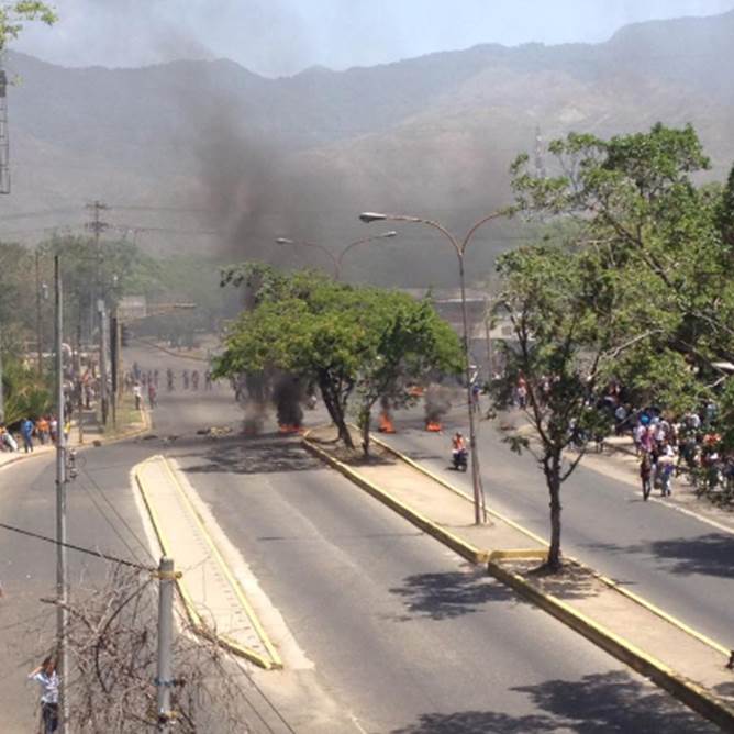 Arco Bárbula guarimbas opositores