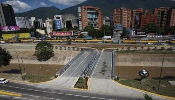 Puente Francisco Fajardo guarimberos