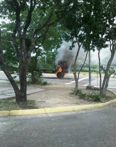 Terroristas de la oposición incendiaron