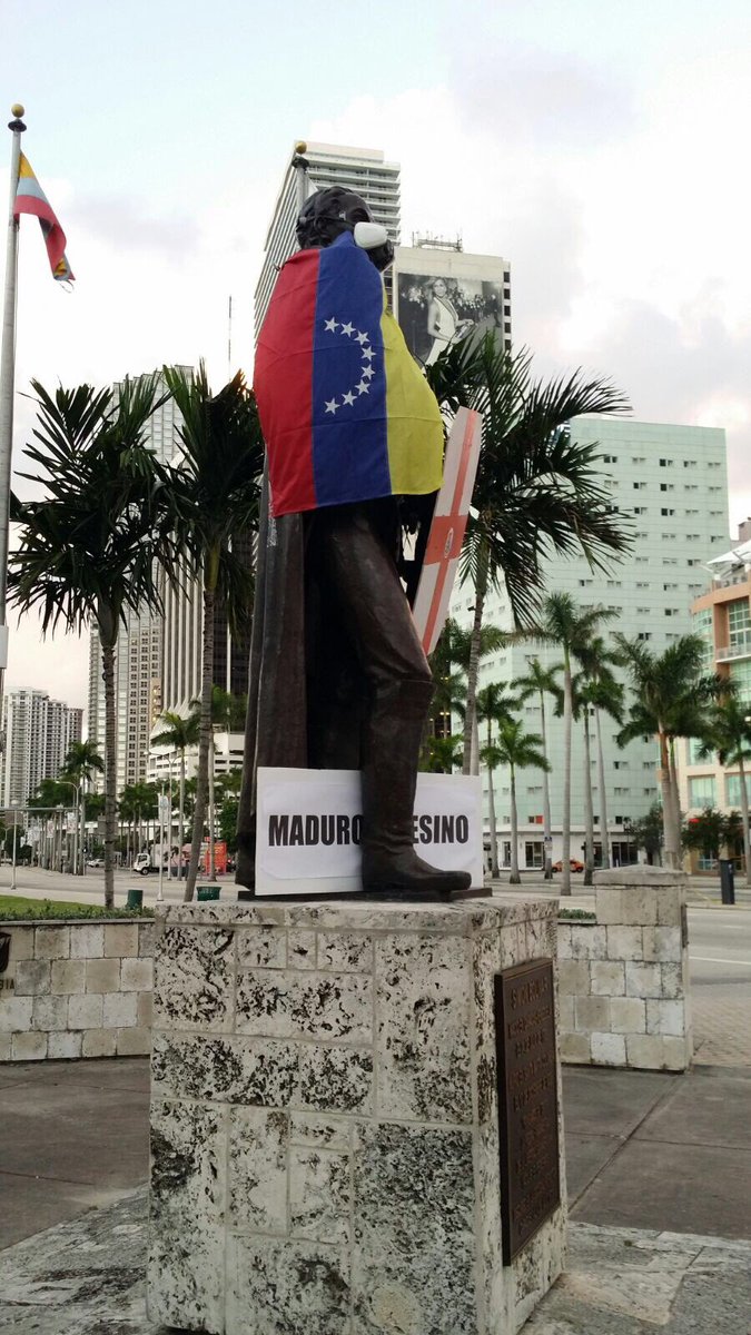 Estatua de Bolívar en Miami 