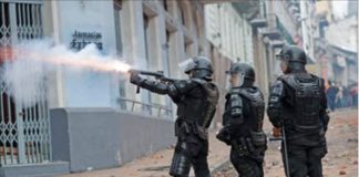 policia Ecuador saquea