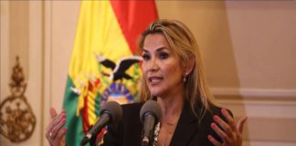 Jeanine Áñez aplazar elecciones
