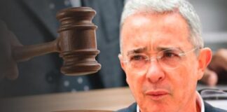 Álvaro Uribe enfrentará un juicio por soborno y manipulación