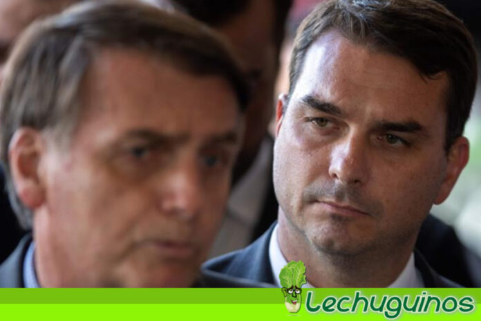 Develan audios que implican a Bolsonaro en millonario desvío de dinero hecho por su hijo