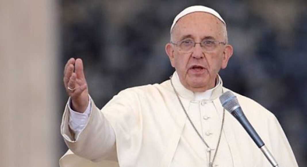 El Papa Francisco entregó su carta de renuncia