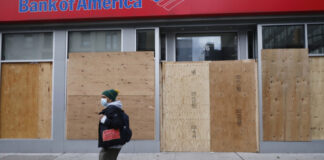 Comerciantes gringos protegen sus negocios por temor a protestas tras presidenciales