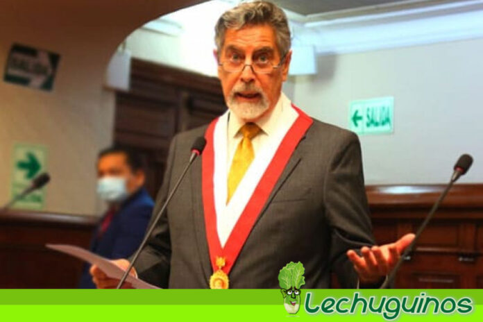 Francisco Sagasti fue elegido por el congreso como presidente interino de Perú