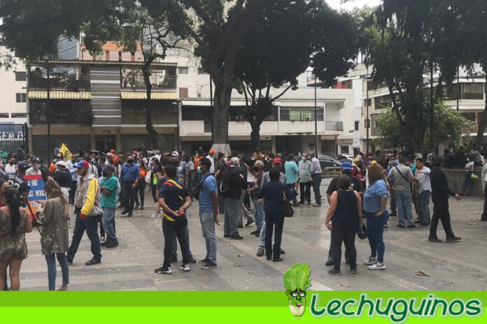 Así estuvo la Plaza Bolívar de Chacao tras convocatoria de Guaidó