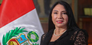 Canciller de Perú renuncia tras haberse vacunado en secreto