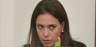María Corina Machado salió a criticar la recuperación económica y cometió rolo de error ortográfico