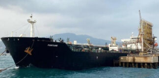 Irán descarga 2 millones de barriles de crudo en Venezuela
