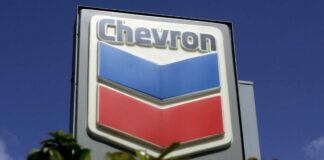 Chevron podría retomar operaciones petroleras con Venezuela