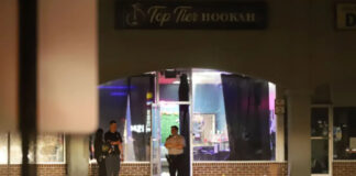 Un tiroteo en Nueva Jersey, Estados Unidos, dejó a un hombre muerto y otros dos heridos en un centro comercial de Toms River.